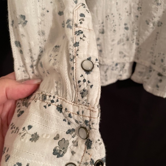 Guess collar shirt. Size L - Picture 4 of 4